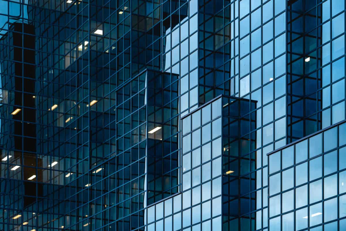 2 Dividend Stocks Worth Holding for the Next 7 Years