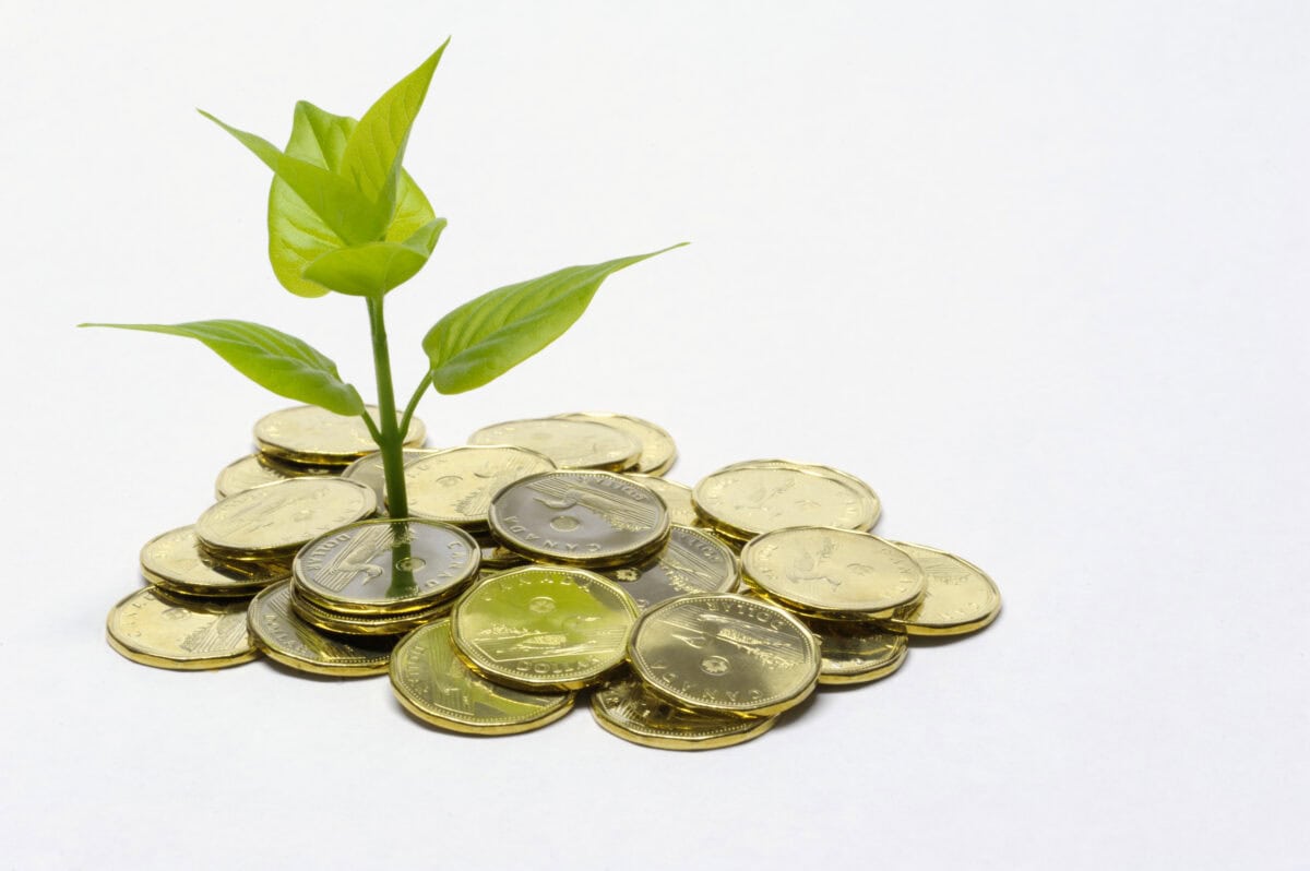 Want Growth and Dividends From the Same Portfolio? These 2 Canadian Stocks Deliver Both