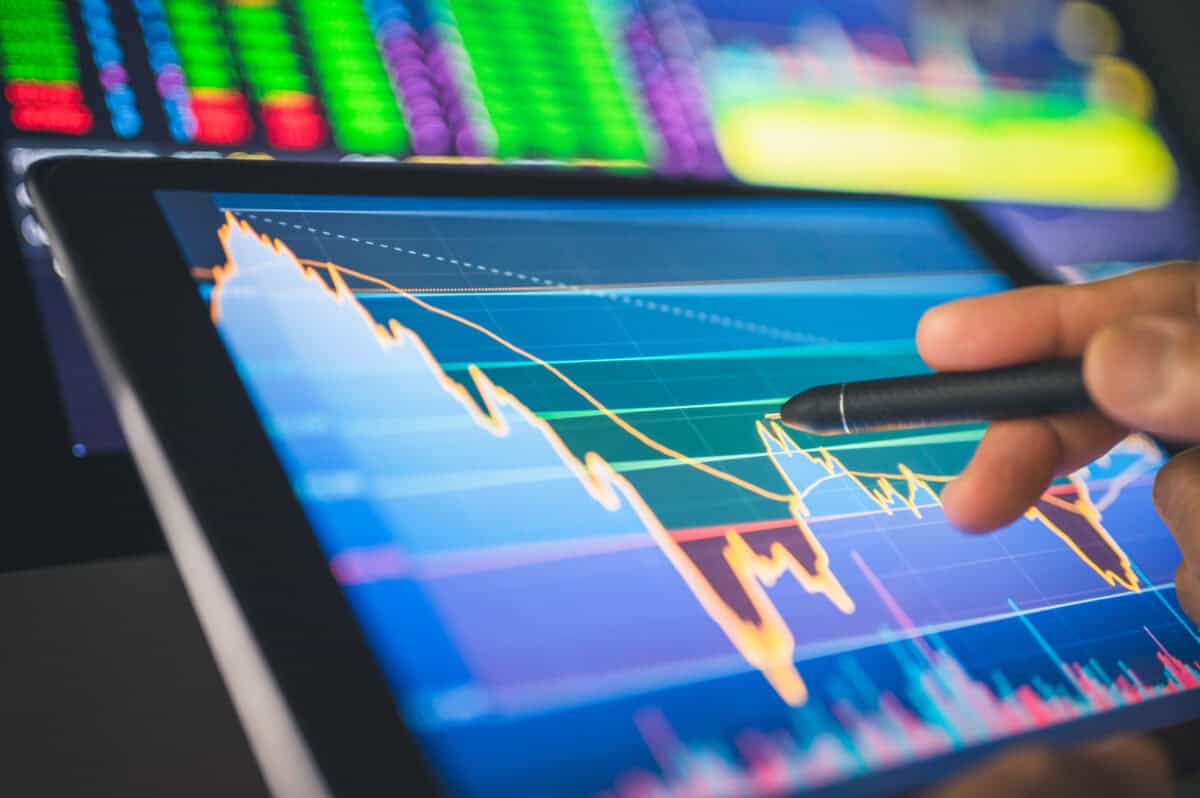 A Dividend Stock to Buy and Hold Through Market Volatility