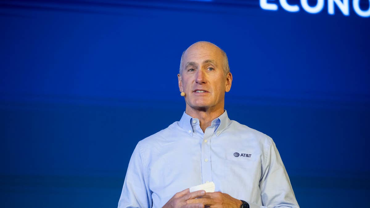 AT&T leaves rivals flat-footed as bankrupt carrier folds