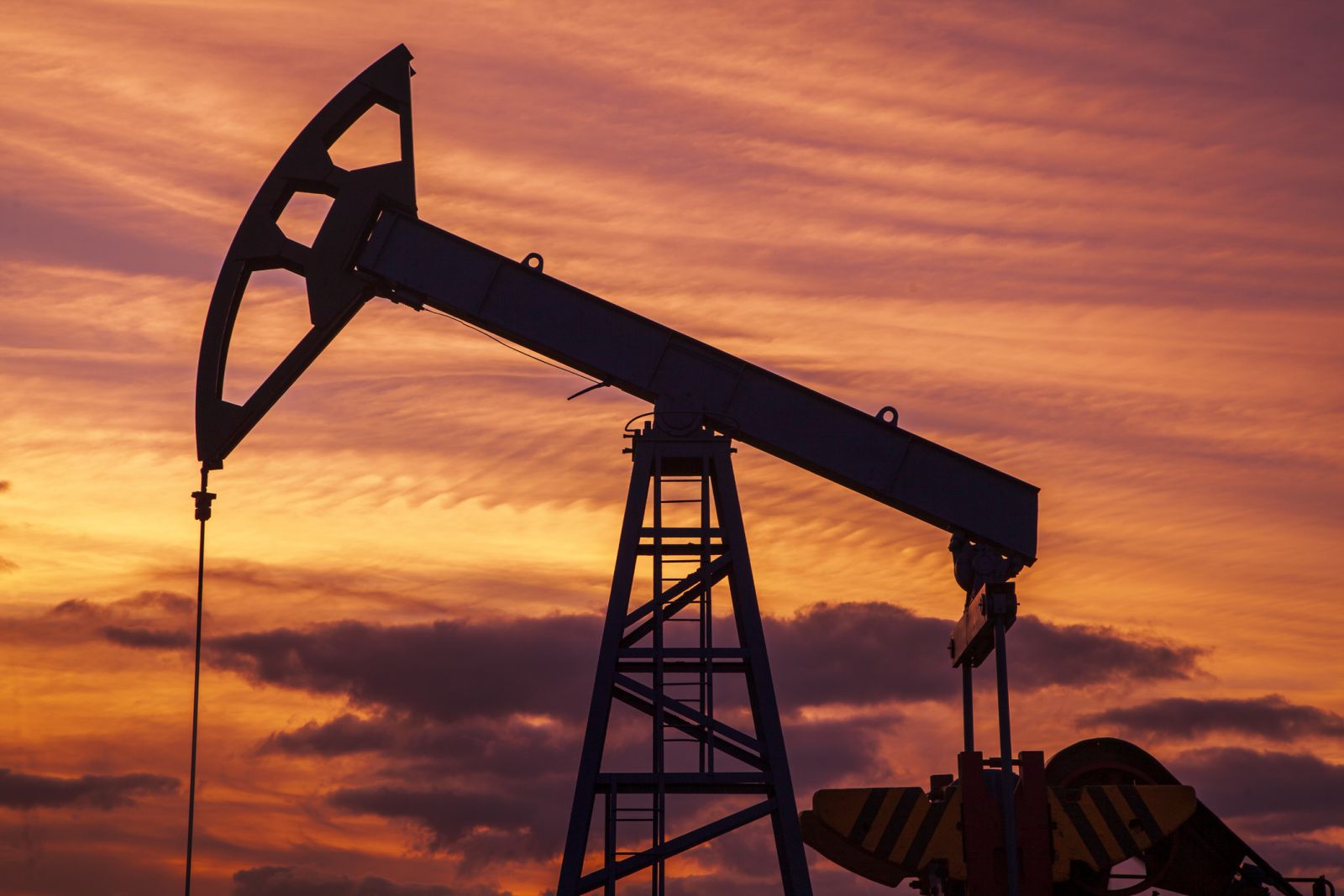Crude Oil Prices Recover as the Crack Spread Soars