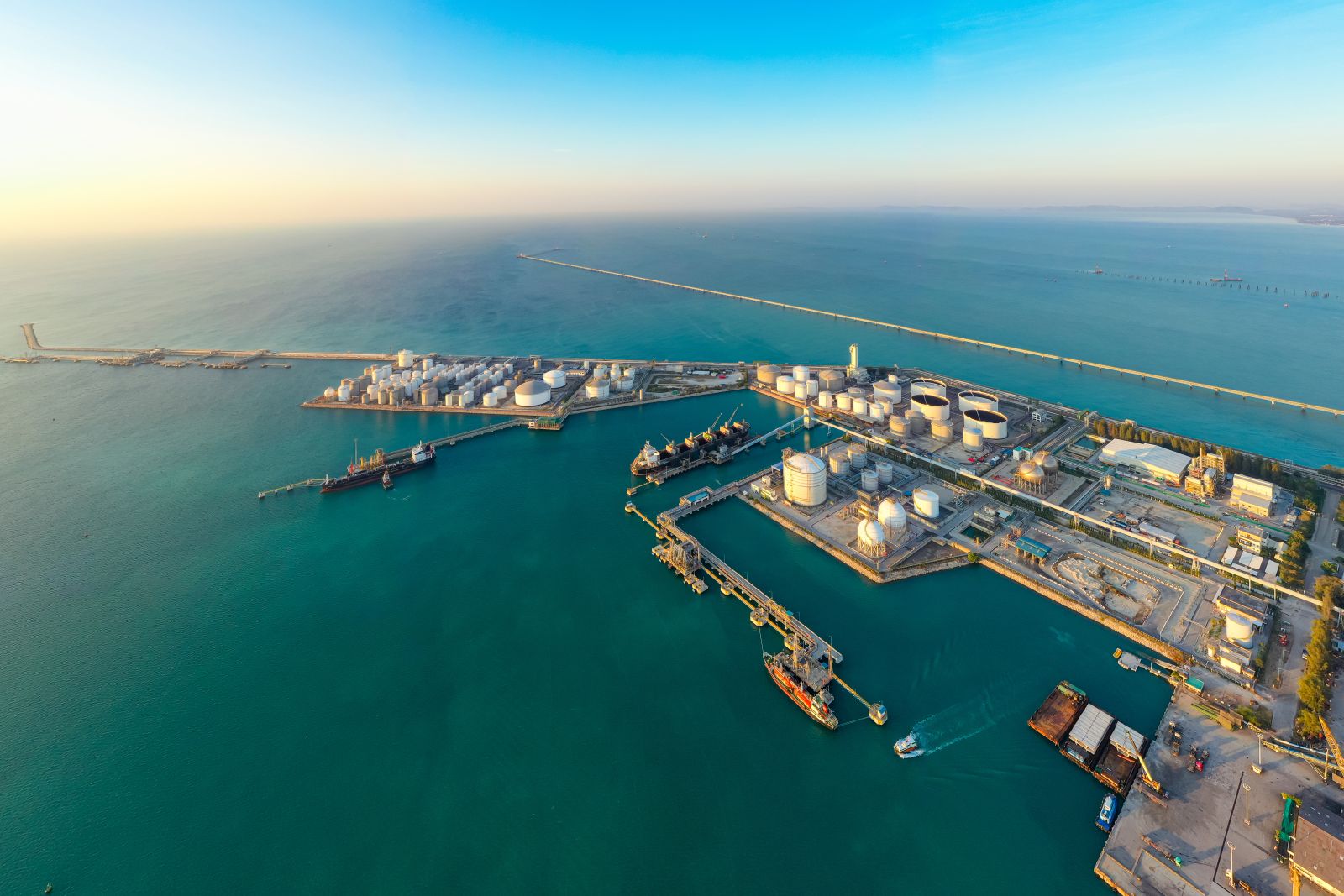 Crude Oil Prices Retreat as US-Iran Peace Talks Set to Continue
