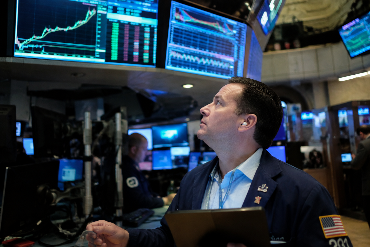 Dow rises as Wall Street awaits SK Hynix debut, tracks Iran tensions