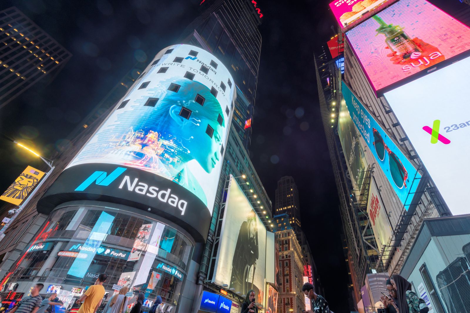 Stocks Settle Lower as Chipmakers Routed and US-Iran Tensions Escalate