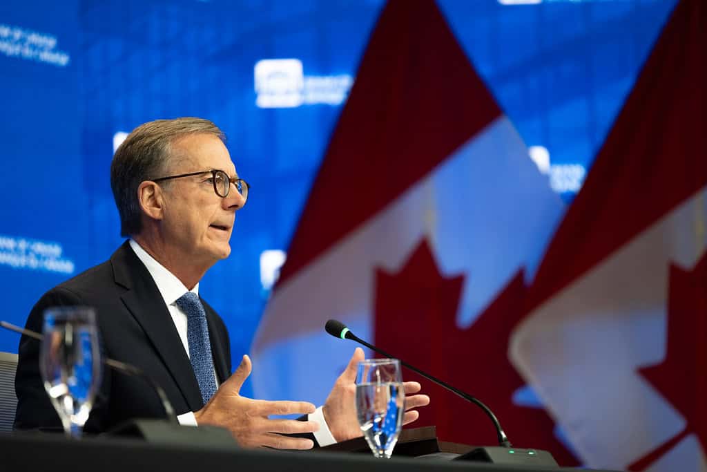 The Bank of Canada Just Spoke: 2 Canadian Stocks I’d Buy Before Rates Fall Further