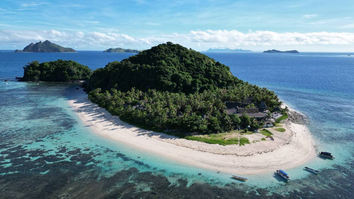 Tourists stranded after travel agency files for bankruptcy and cancels all trips