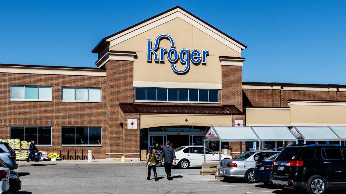 Grocery giant keeps closing stores